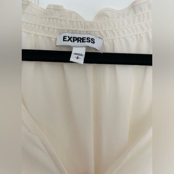 Express Off White Sleeveless Blouse - Picture 2 of 2